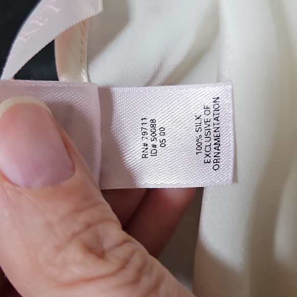 Victorias Secret Womens 100% Silk Cream Ivory Embelished Slip Size L lingerie - Picture 6 of 8